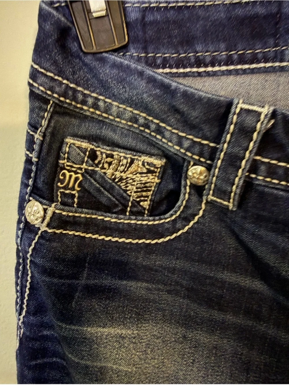 Gorgeous Miss Me Mid-Rise Easy Skinny Jeans With Embellished Pockets 31” Inseam